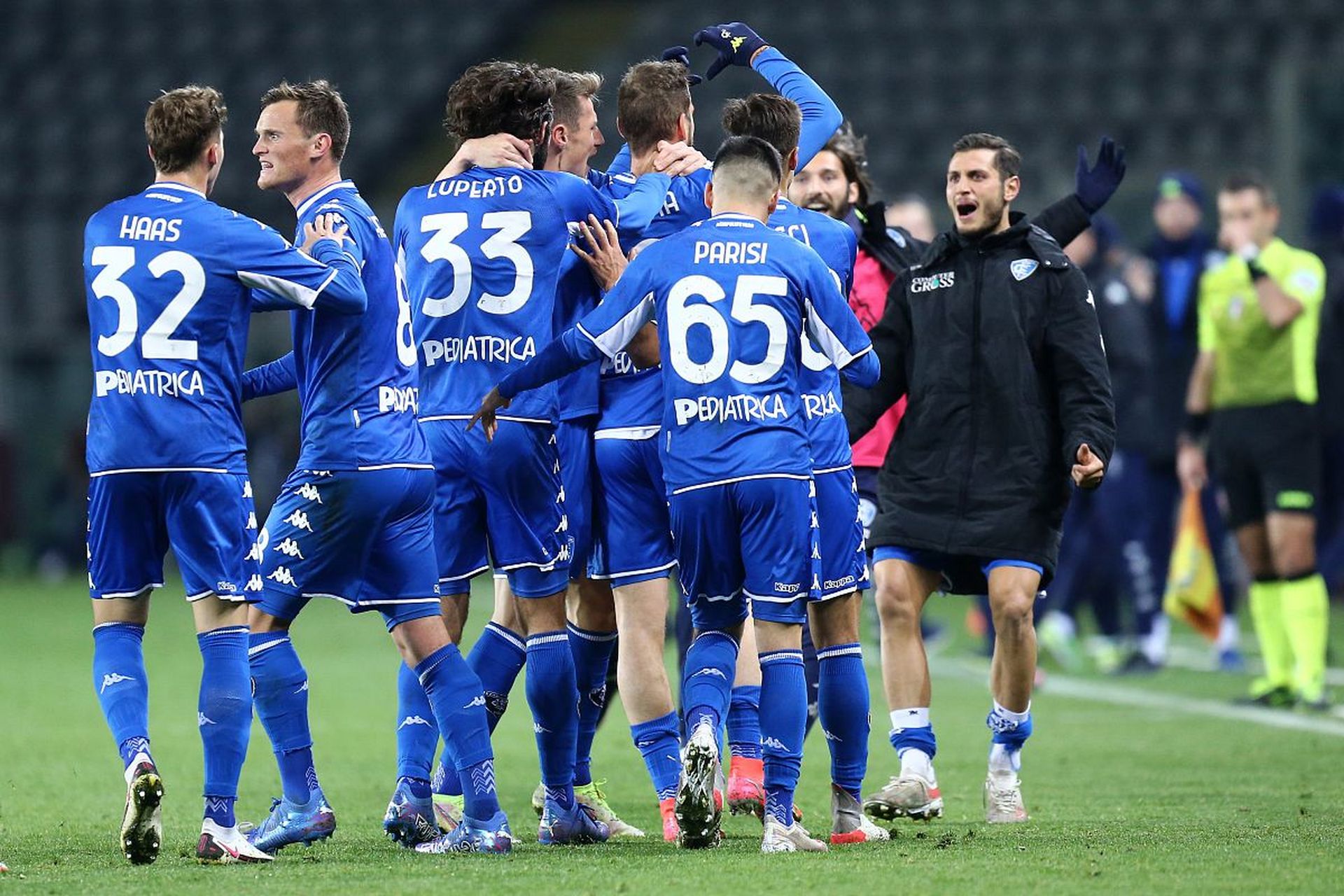 广东有意餐饮管理画册设计案例